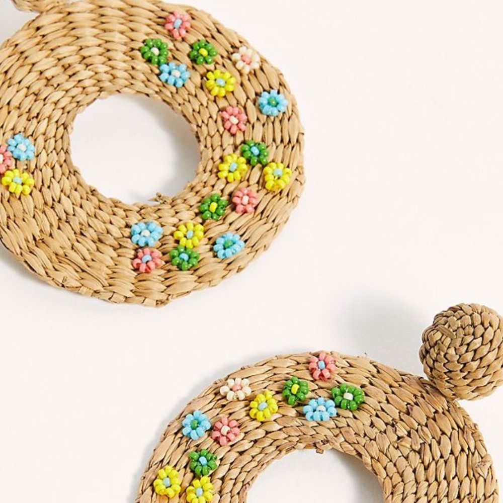 Straw blossoms earrings